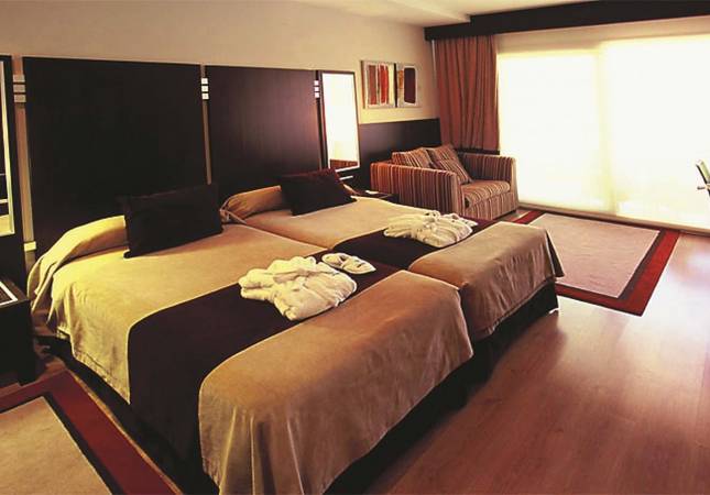 Románticas habitaciones en Gran Talaso Hotel Sanxenxo. El entorno más romántico con nuestro Spa y Masaje en Pontevedra